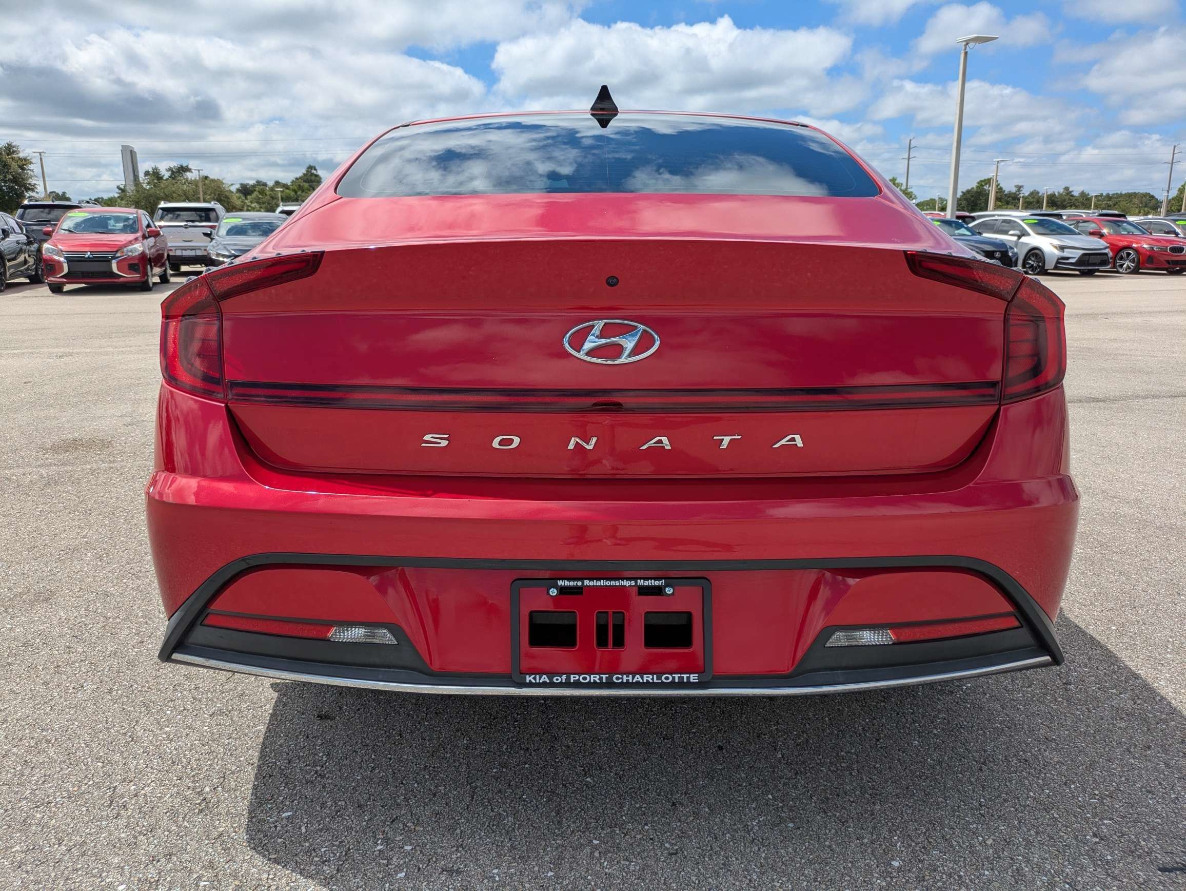 Used 2020 Calypso Red Hyundai SE image 5