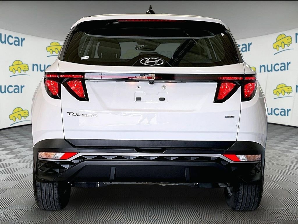 Used 2023 White Hyundai SE image 5