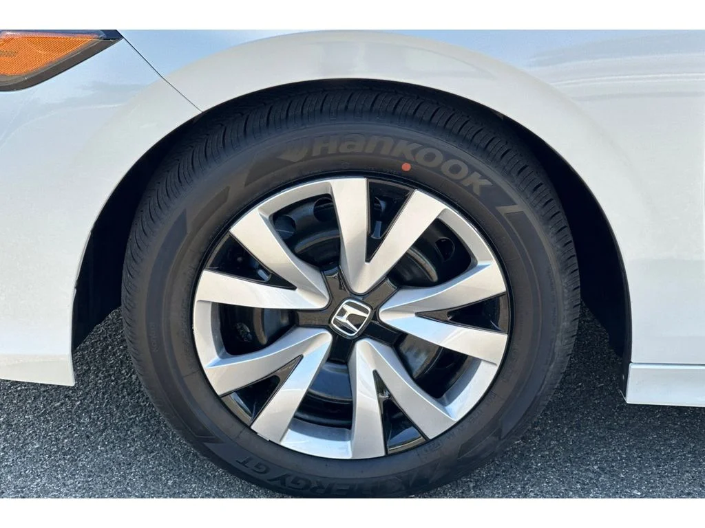 New 2026 Platinum White Pearl Honda LX image 32
