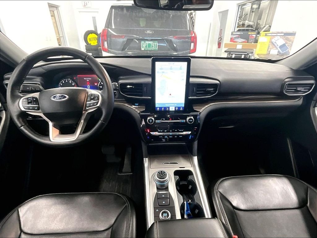 Used 2023 Black Metallic Ford Limited image 22