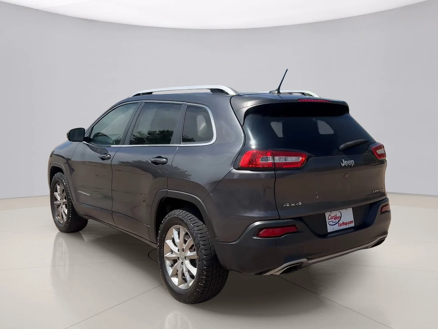 Used 2015 Gray Jeep LIMITED image 3