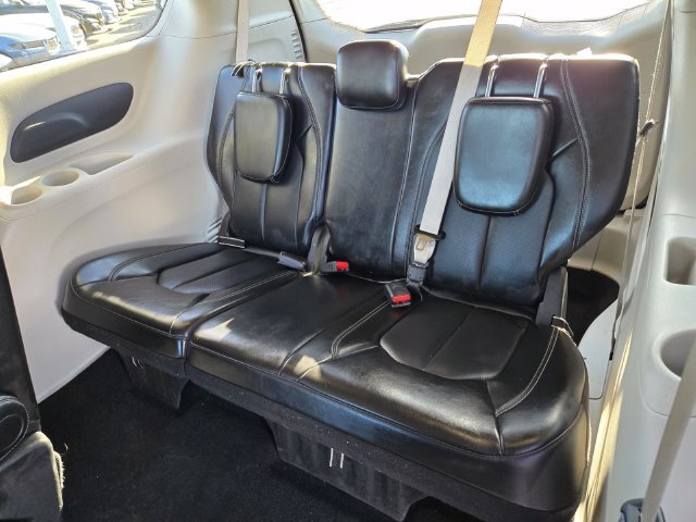 Used 2024 Silver Chrysler Touring L image 11