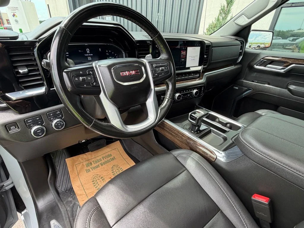 Used 2024 Gray GMC Elevation image 10