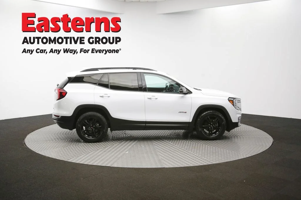 Used 2022 White GMC AT4 image 47