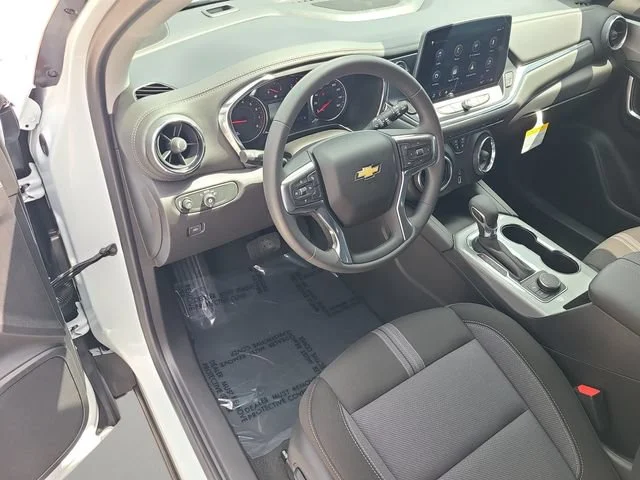New 2026 Summit White Chevrolet 2LT image 20