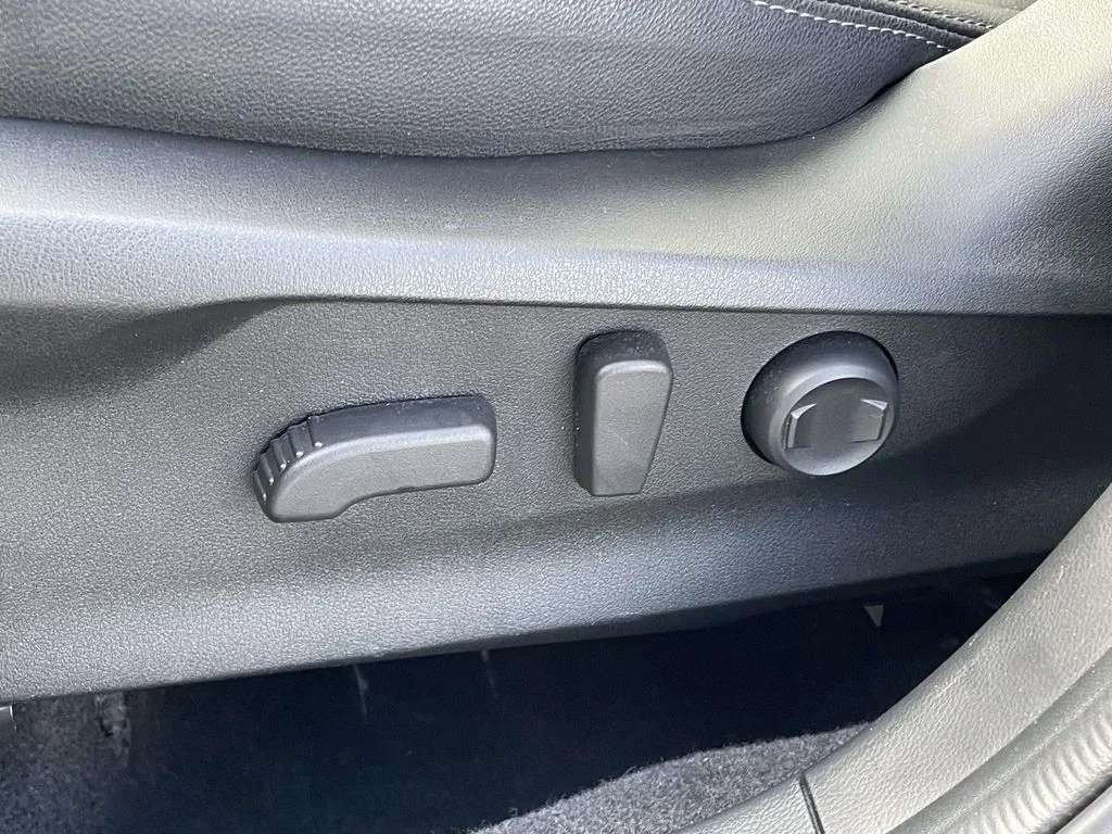 Used 2024 Cascade Green Silica Subaru Premium image 7