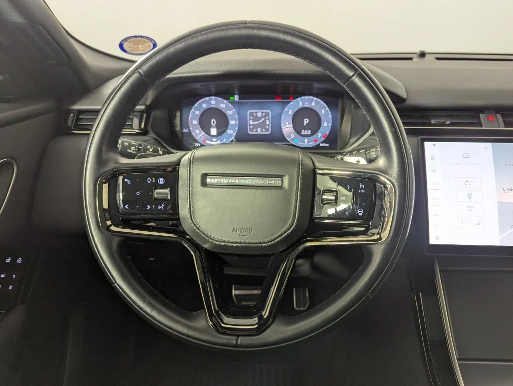 Used 2025 White Land Rover Dynamic SE image 37