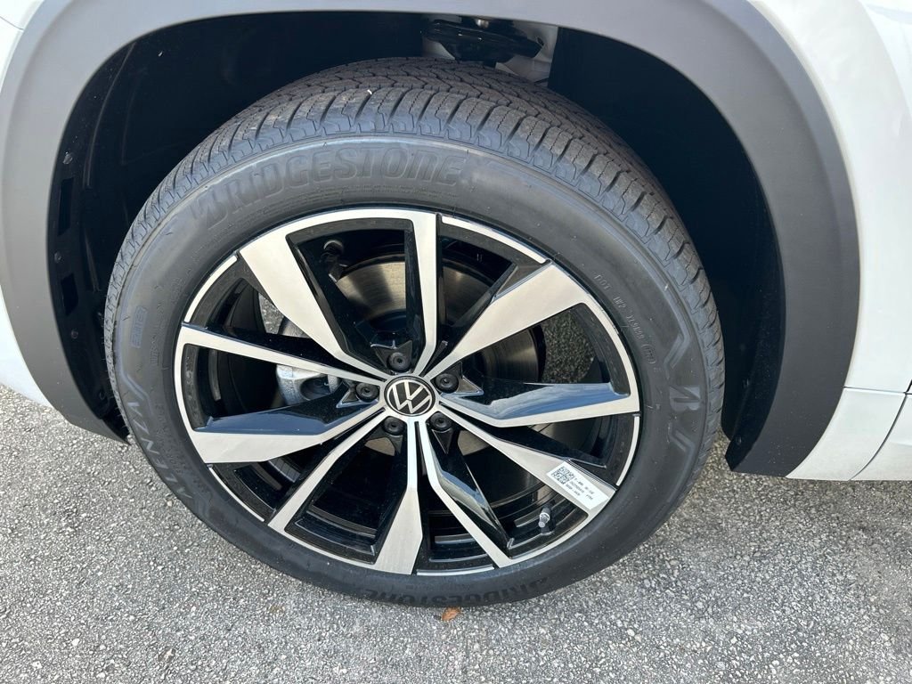 New 2026 White Volkswagen 2.0T SEL Premium R-Line image 53