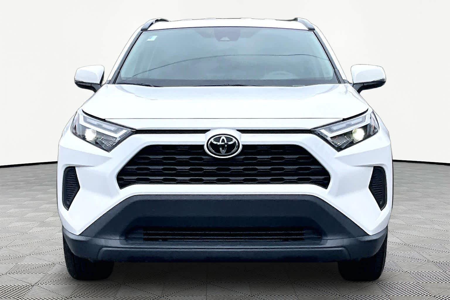 Used 2024 Ice Cap Toyota XLE image 4