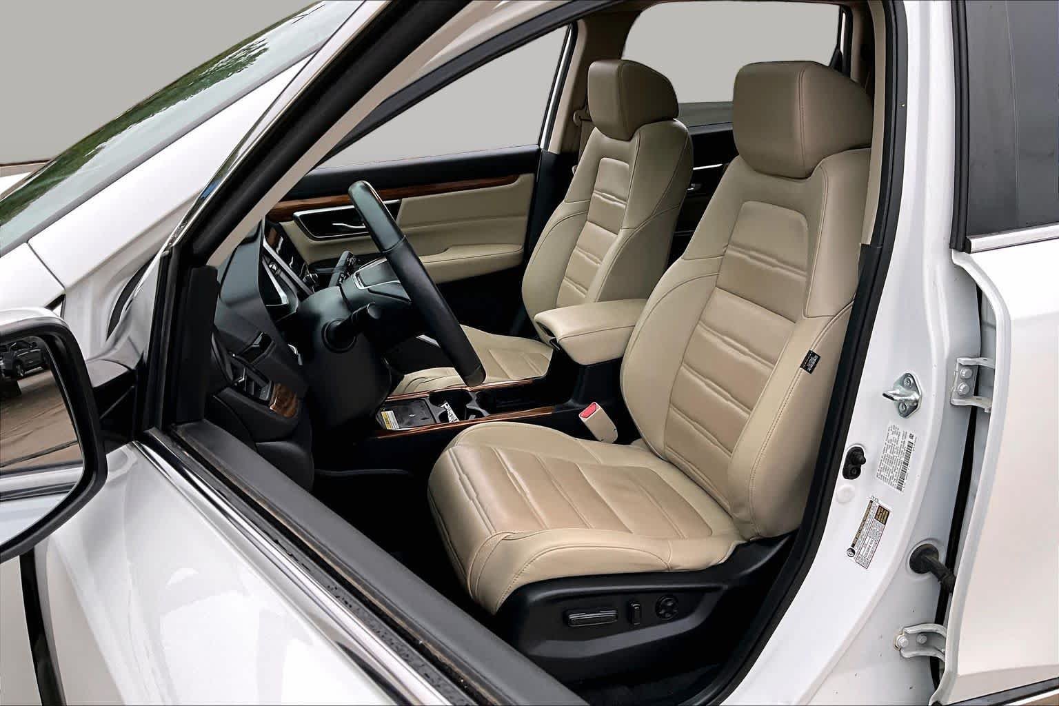 Certified Used 2021 Platinum White Pearl Honda Touring image 8