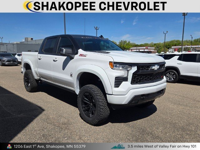 New 2026 Summit White Chevrolet RST (Black Widow Edition)  image 4