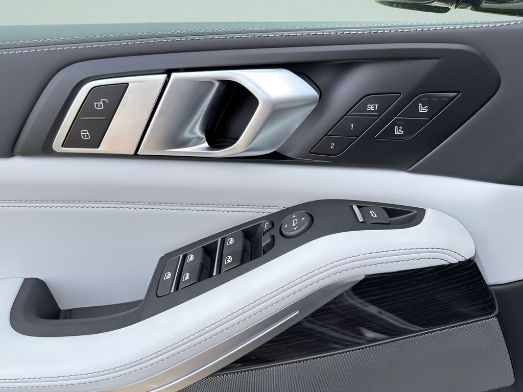 New 2026 Dravit Grey Metallic BMW xDrive40i image 9