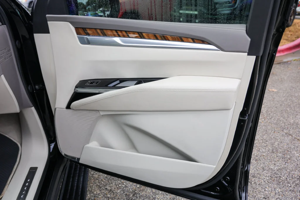 Certified Used 2025 Black Raven Cadillac Sport Platinum image 29
