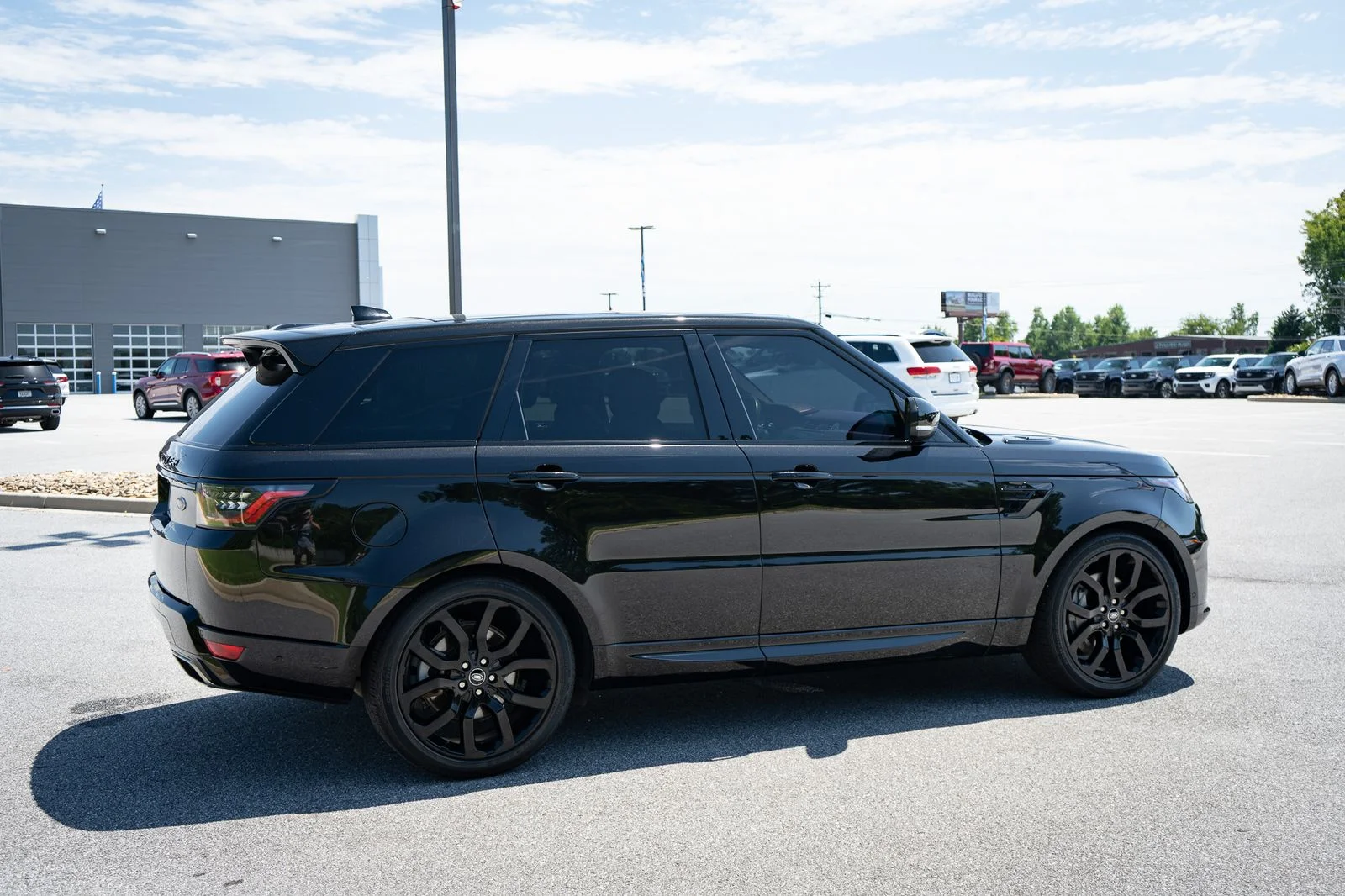 Used 2022 Black Land Rover HSE Silver Edition image 10