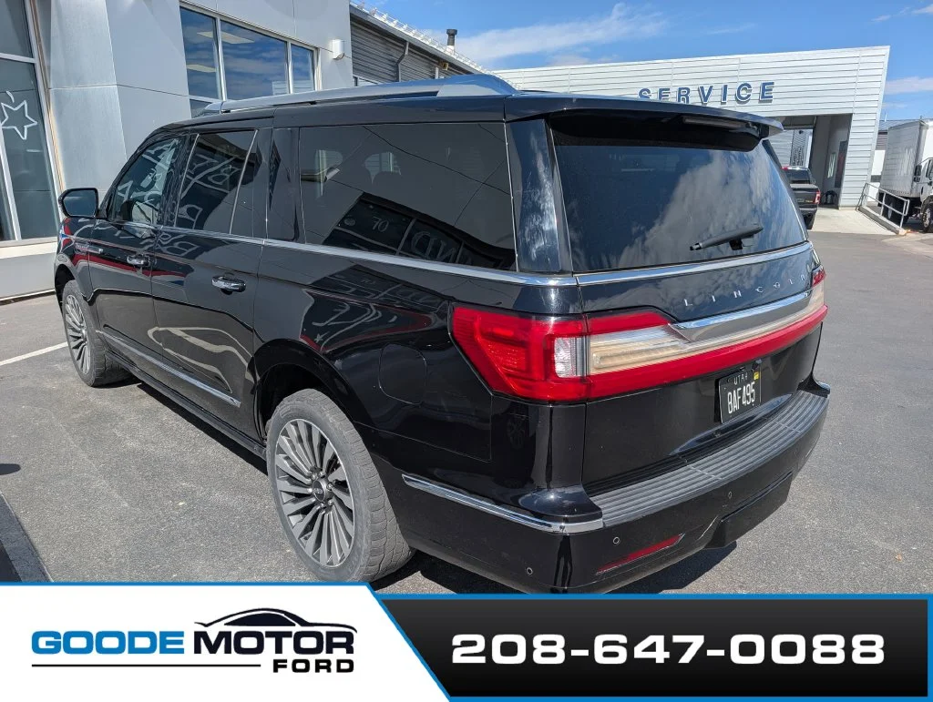 Used 2019  Lincoln Reserve image 3