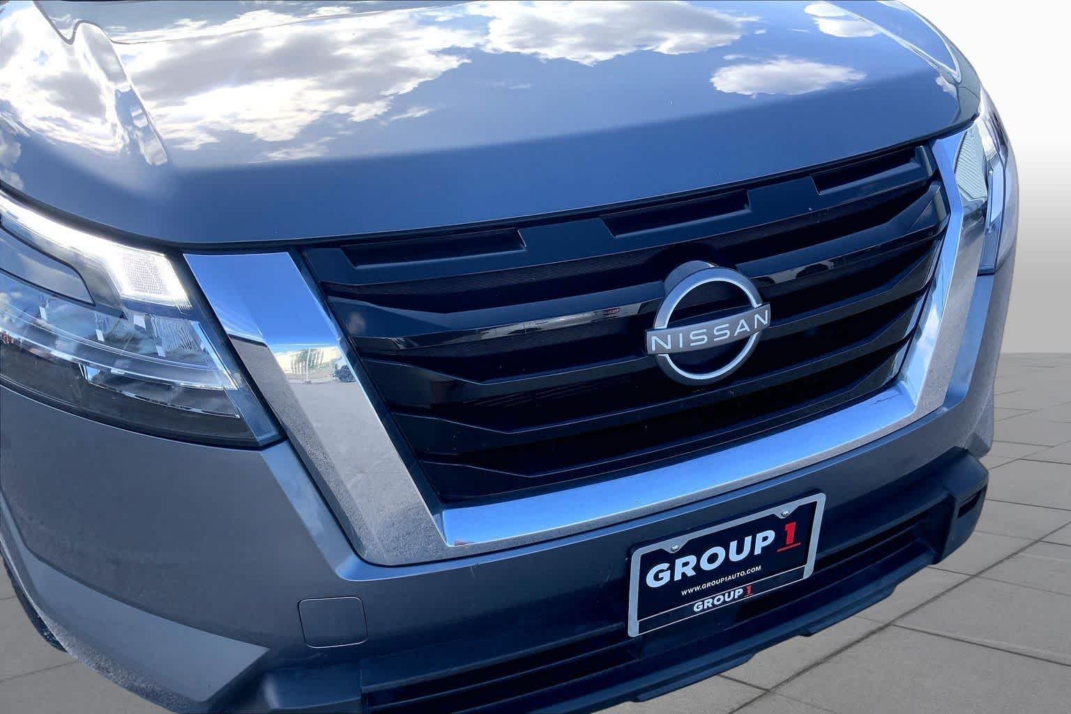 Used 2022 Gun Metallic Nissan S image 30