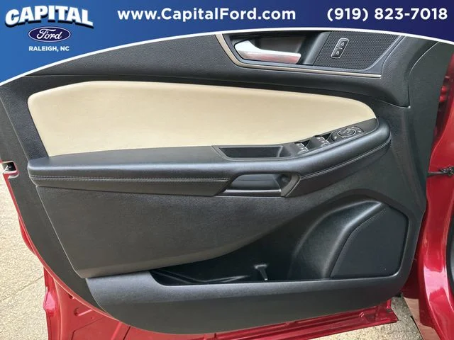 Used 2022 Red Ford SEL image 20