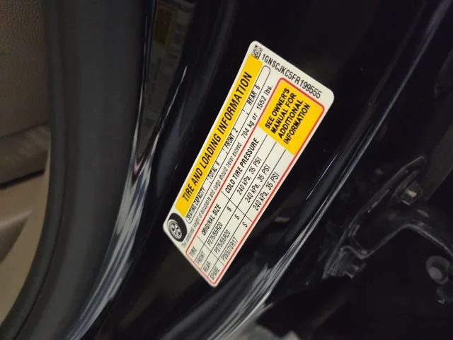 Used 2015 BLACK Chevrolet LT image 18