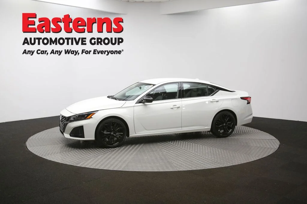 Used 2023 White Nissan 2.5 SR image 56