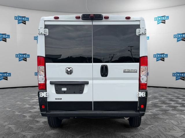Used 2025 White Ram Base image 8
