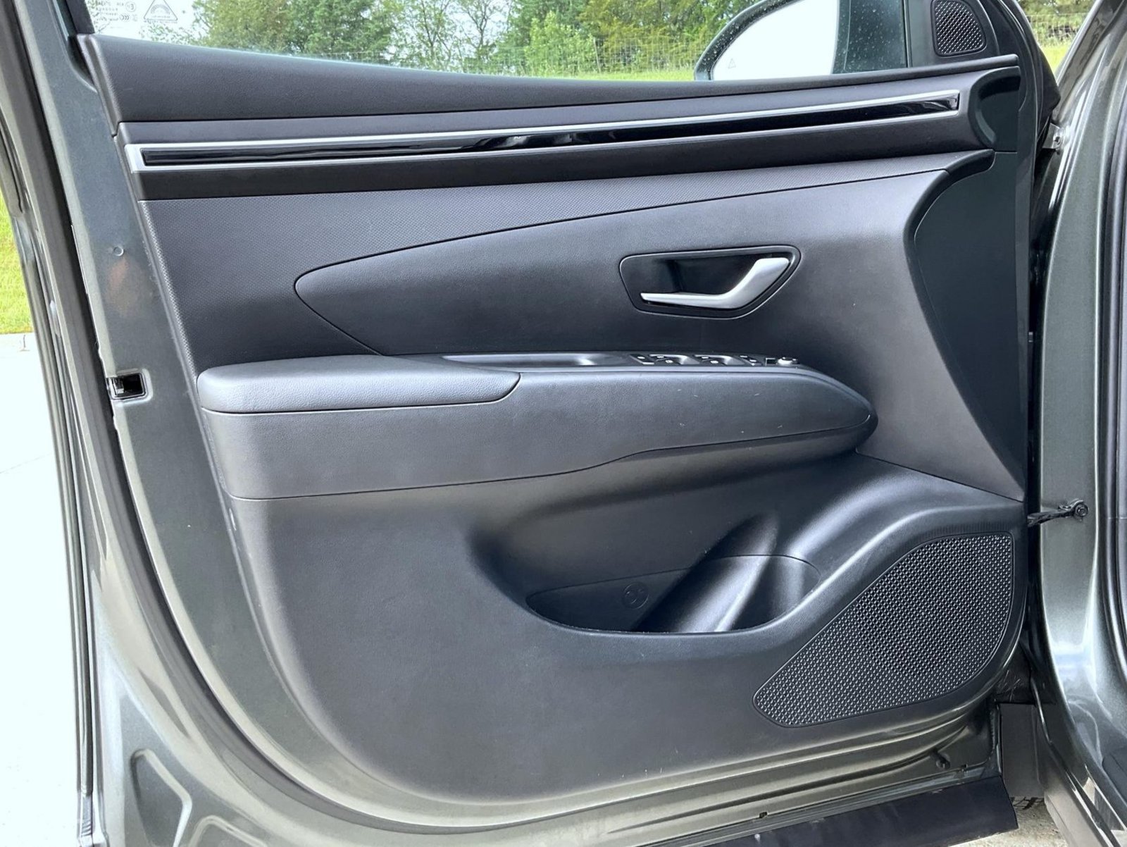 Used 2023 Gray Hyundai SEL image 8