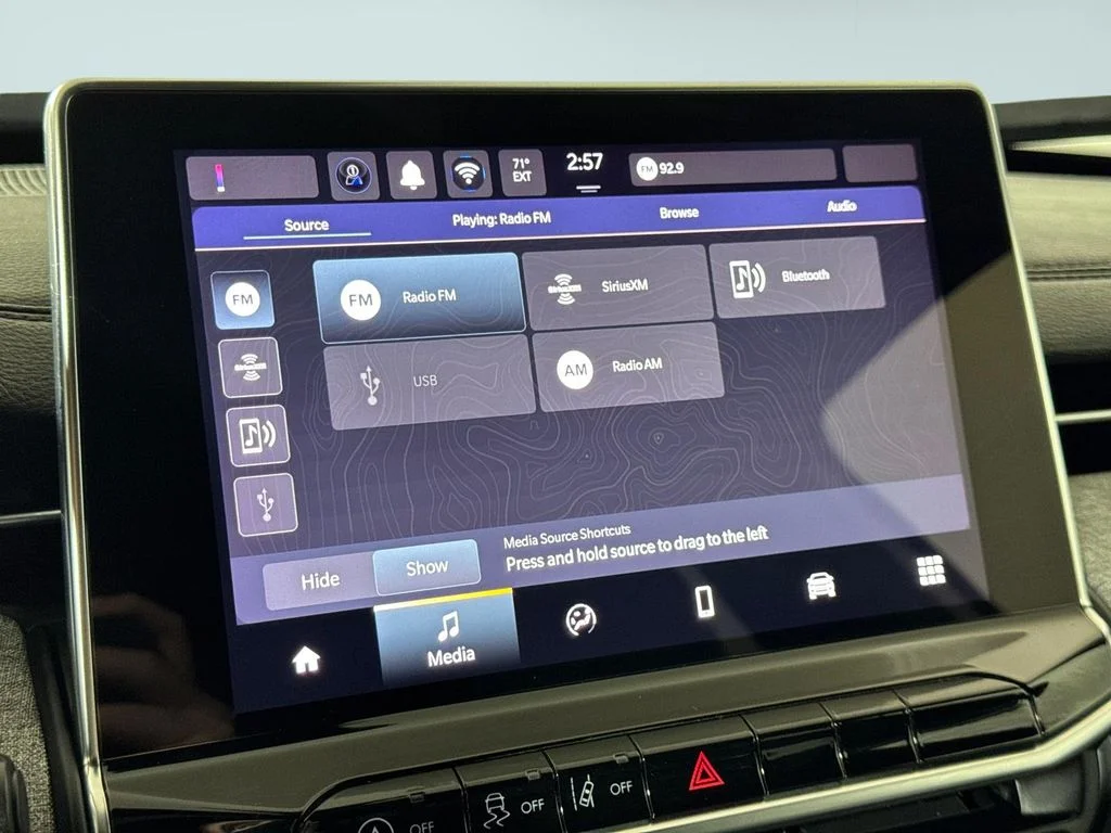 Used 2024 Silver Jeep Latitude image 21