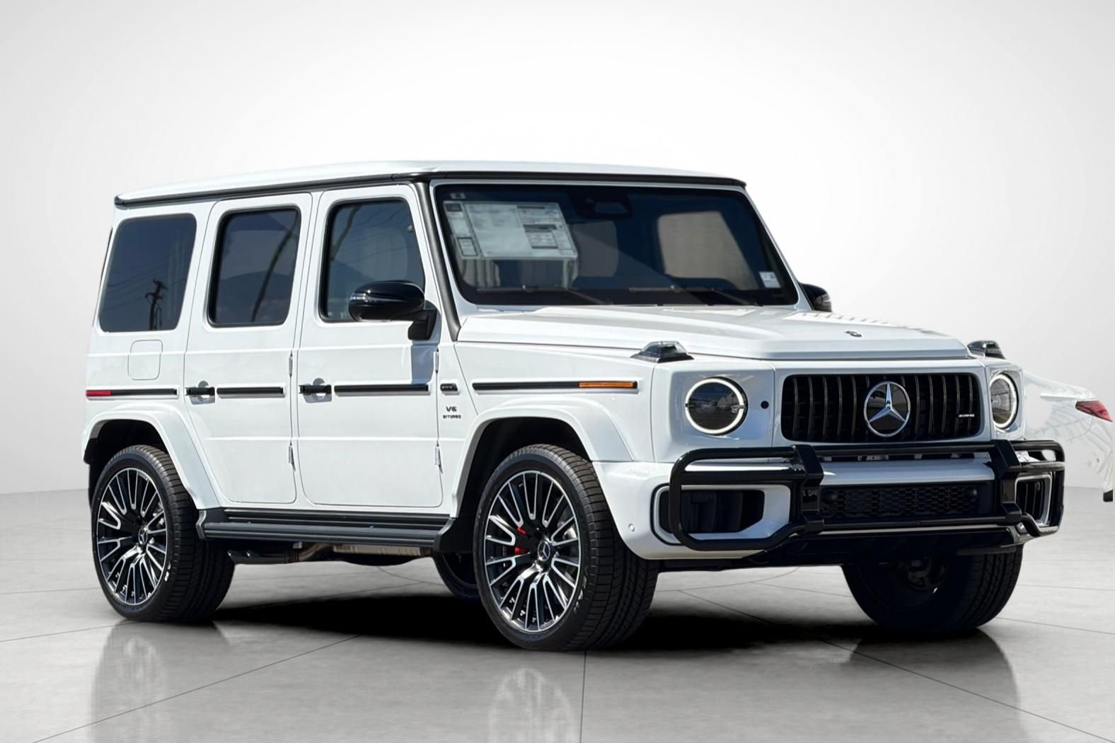 New 2027 MANUFAKTUR Moonlight White Metallic Mercedes-Benz G 63 AMG® image 30