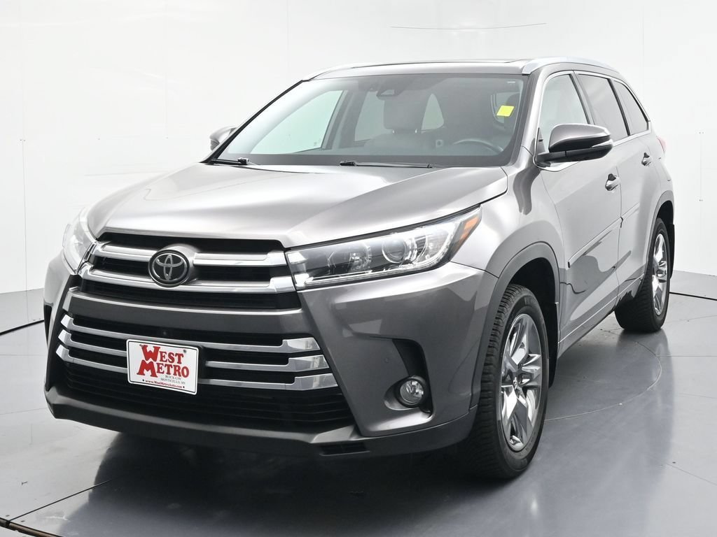 Used 2018 Toyota Highlander Limited Platinum with VIN 5TDDZRFH1JS898017 for sale in Monticello, Minnesota