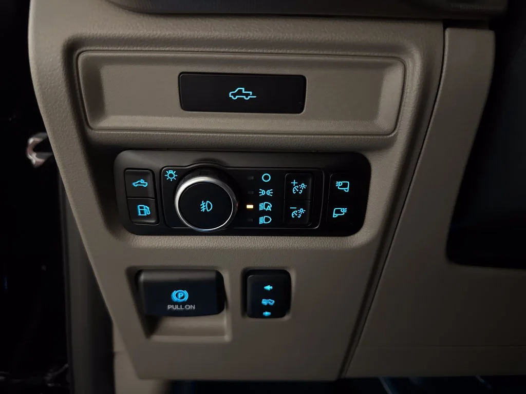 New 2026 Black Ford Platinum image 32
