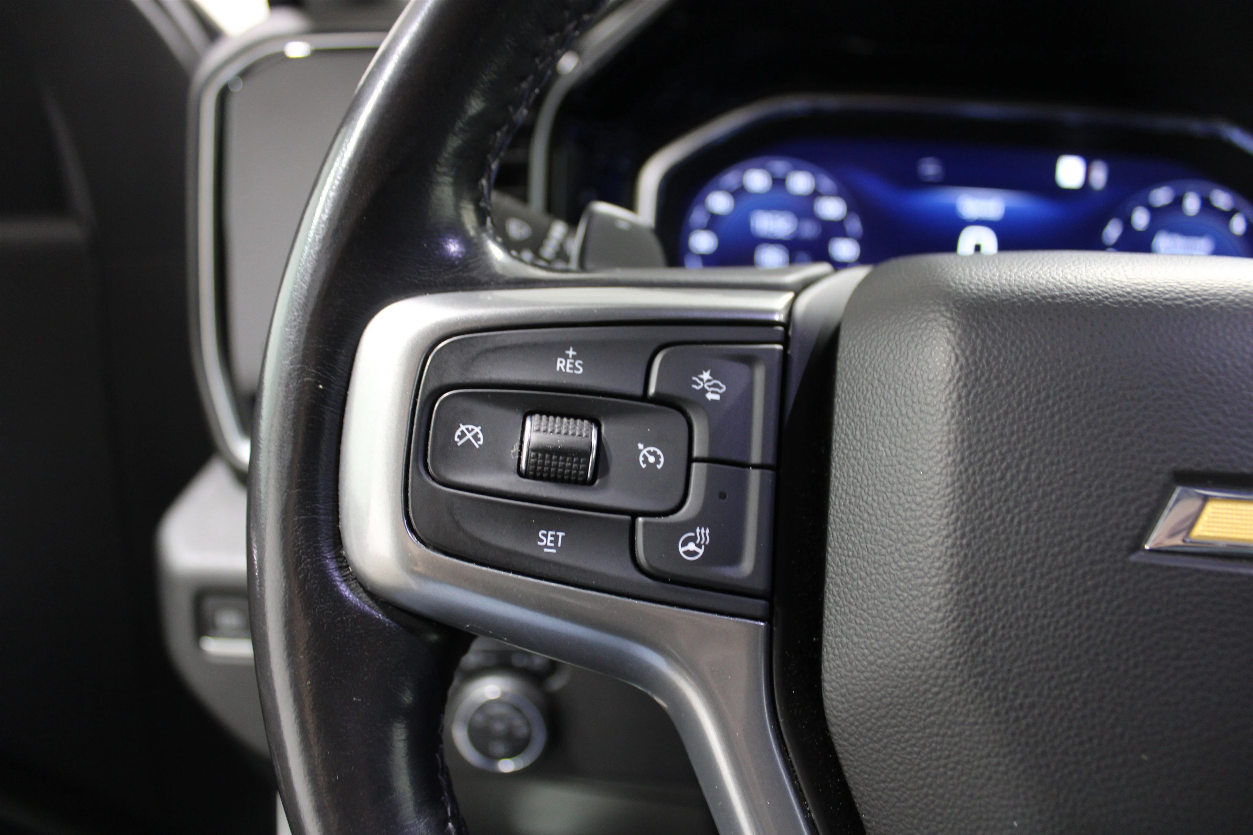 2022 Chevrolet Silverado 1500 LTZ - Photo 9