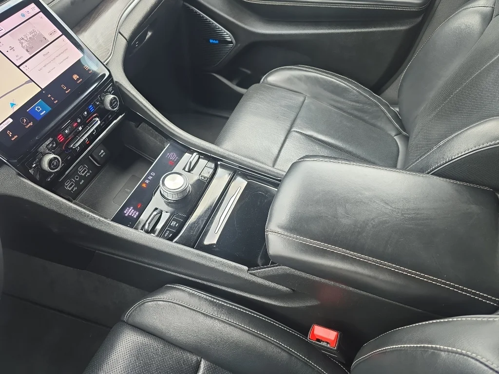 Used 2022 Bright White Jeep Overland image 15