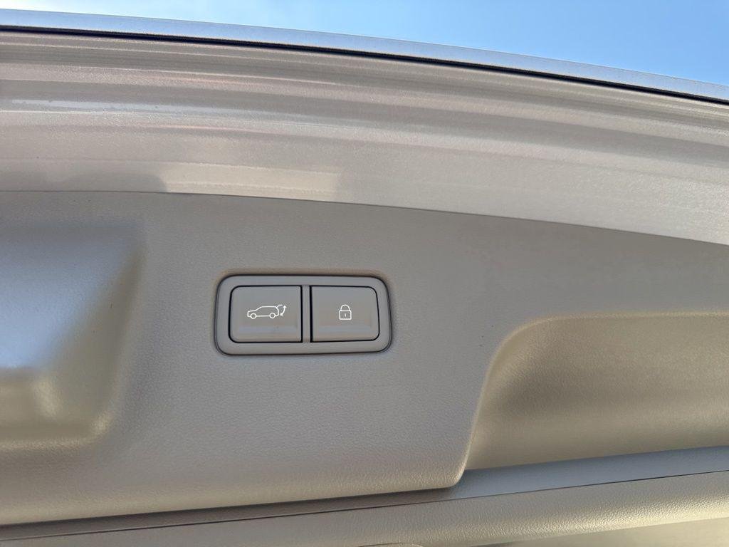 New 2026 Silver Hyundai SEL Premium AWD image 31