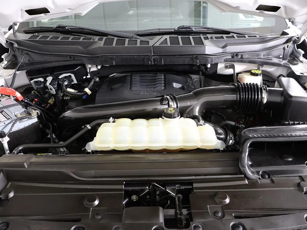 Used 2023 Oxford White Ford XLT image 21