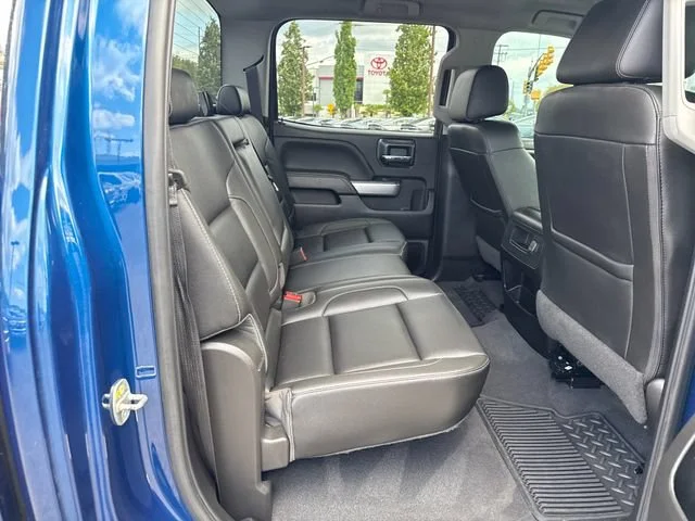 Used 2019 Deep Ocean Blue Metallic Chevrolet LTZ image 10
