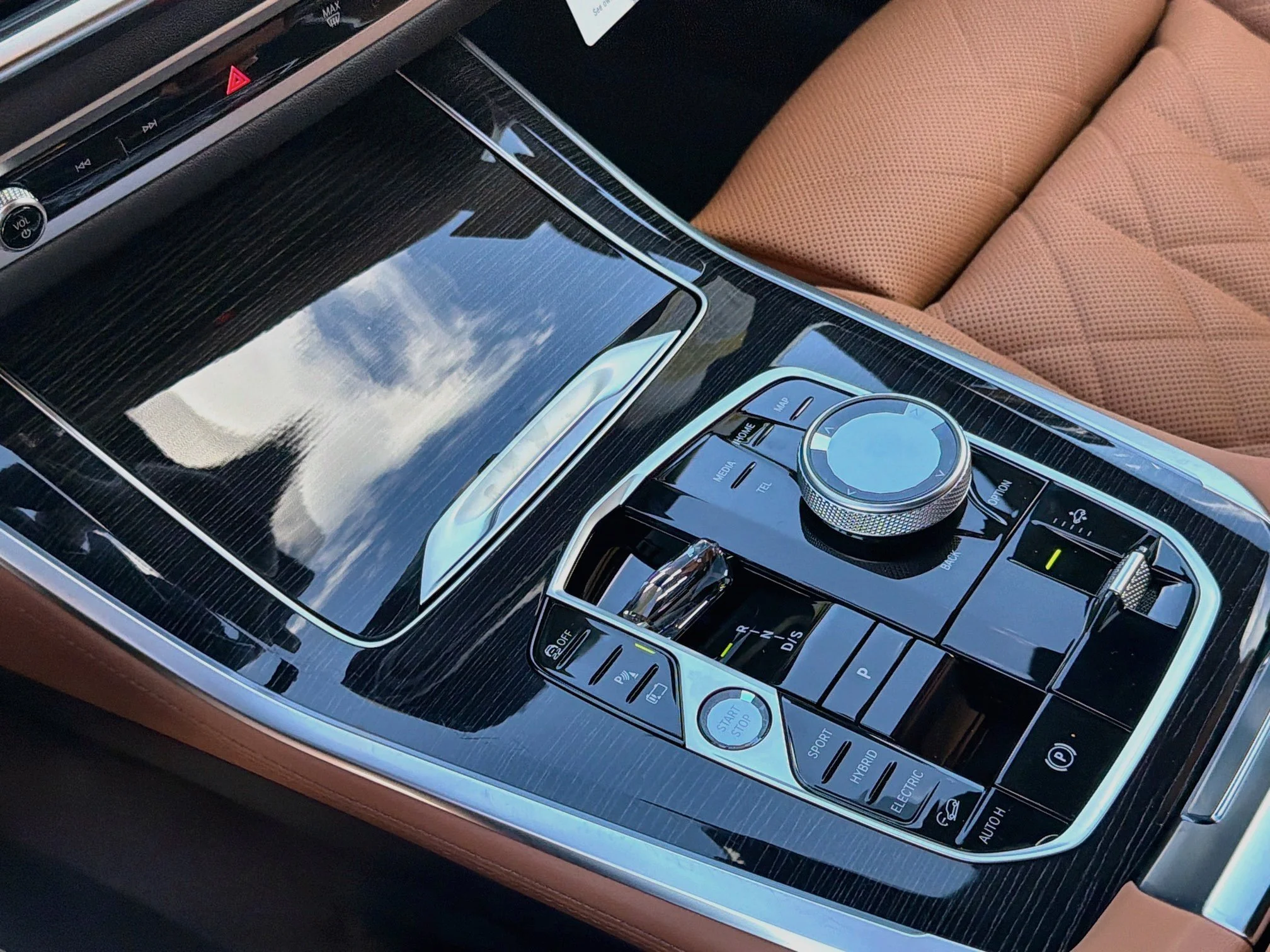 Used 2026 Skyscraper Grey Metallic BMW xDrive50e image 28