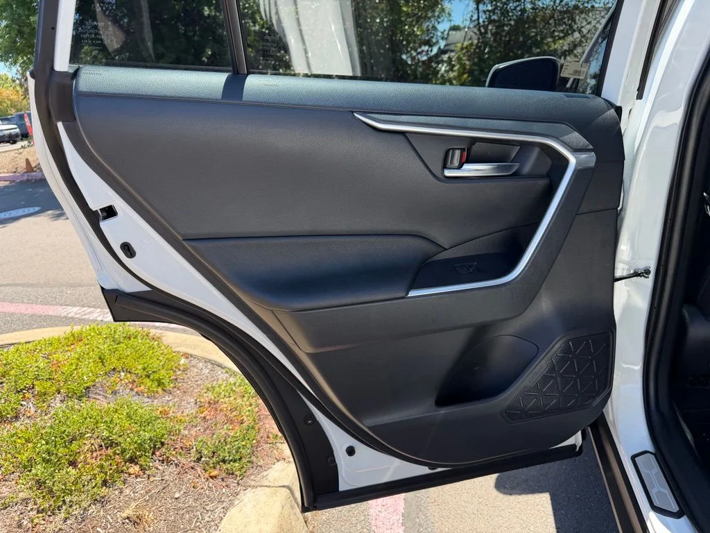 Used 2025 Ice Toyota XLE image 29