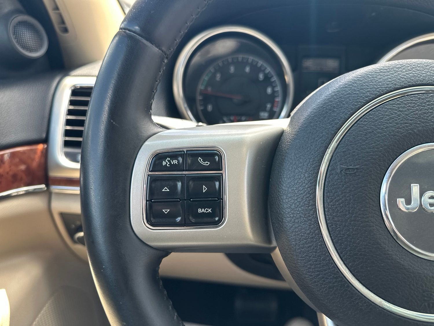 Used 2011 Black Jeep Limited image 43