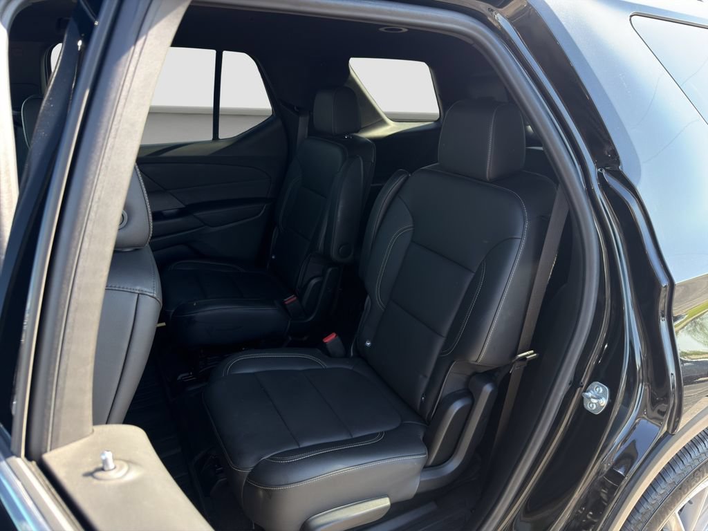 Used 2024 Mosaic Black Metallic Chevrolet LT Leather image 12