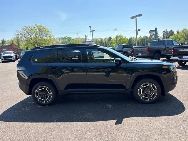 New 2026 Diamond Black Crystal Pearl-Coat Exterior Paint Jeep Limited image 26
