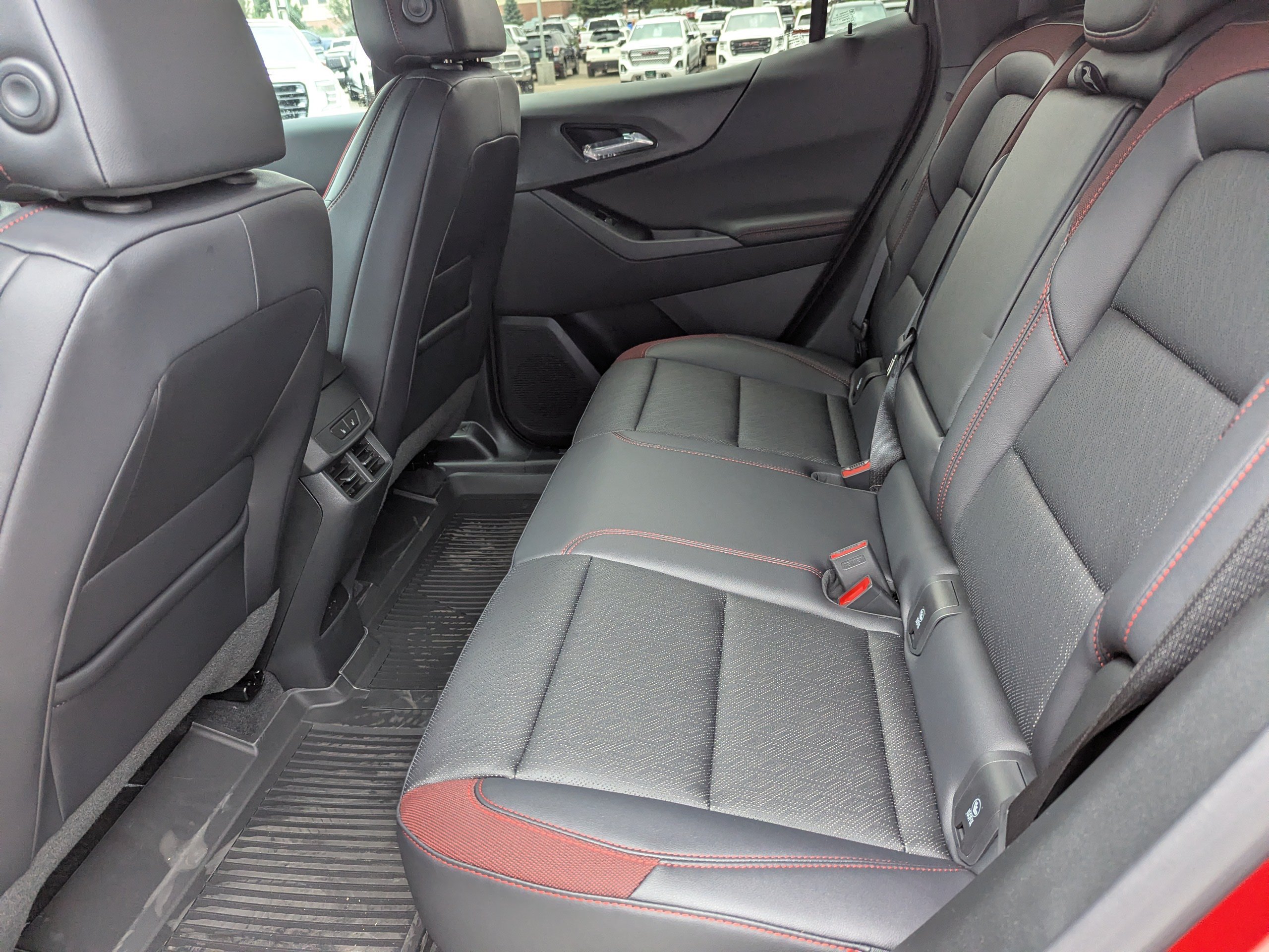 2027 Chevrolet Equinox RS - Photo 28