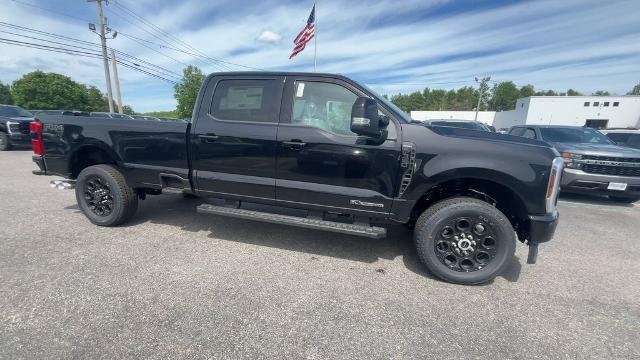 New 2026 Agate Black Metallic Ford F-350® Lariat® image 40