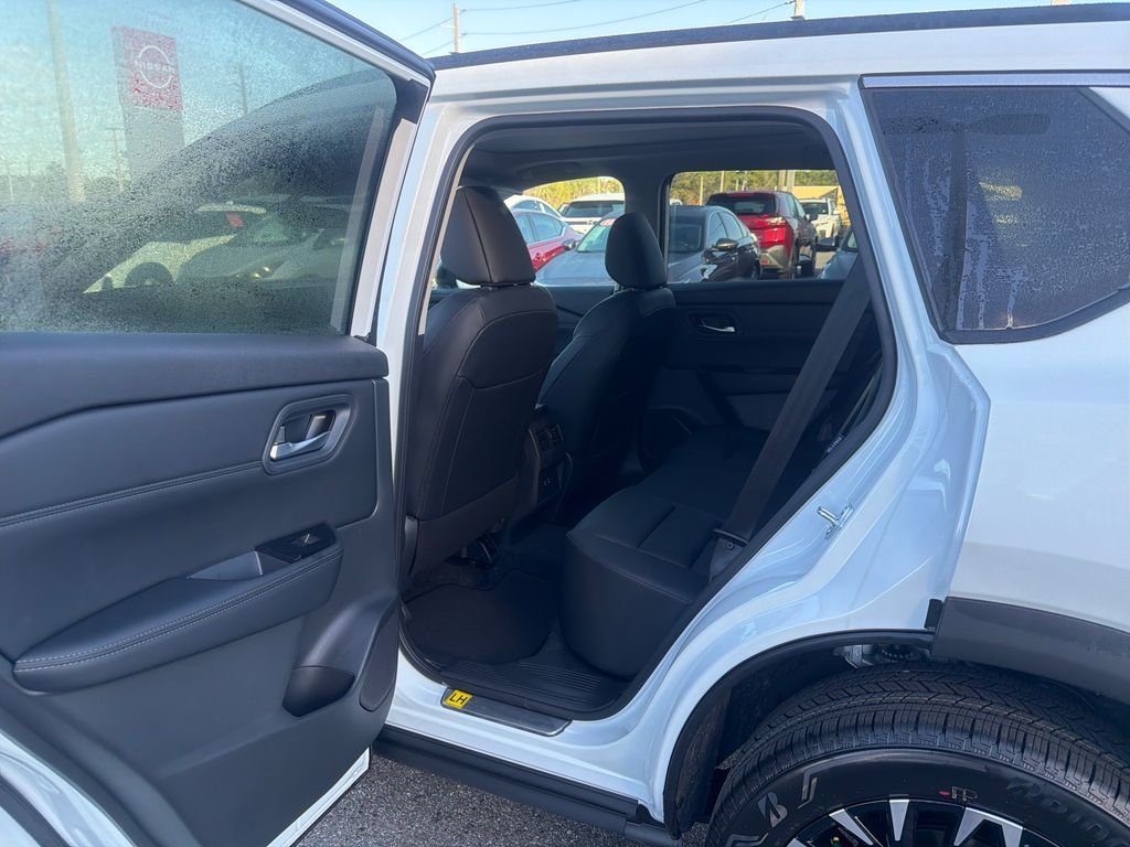 New 2026 Nissan Rogue Dark Armor 4D Sport Utility