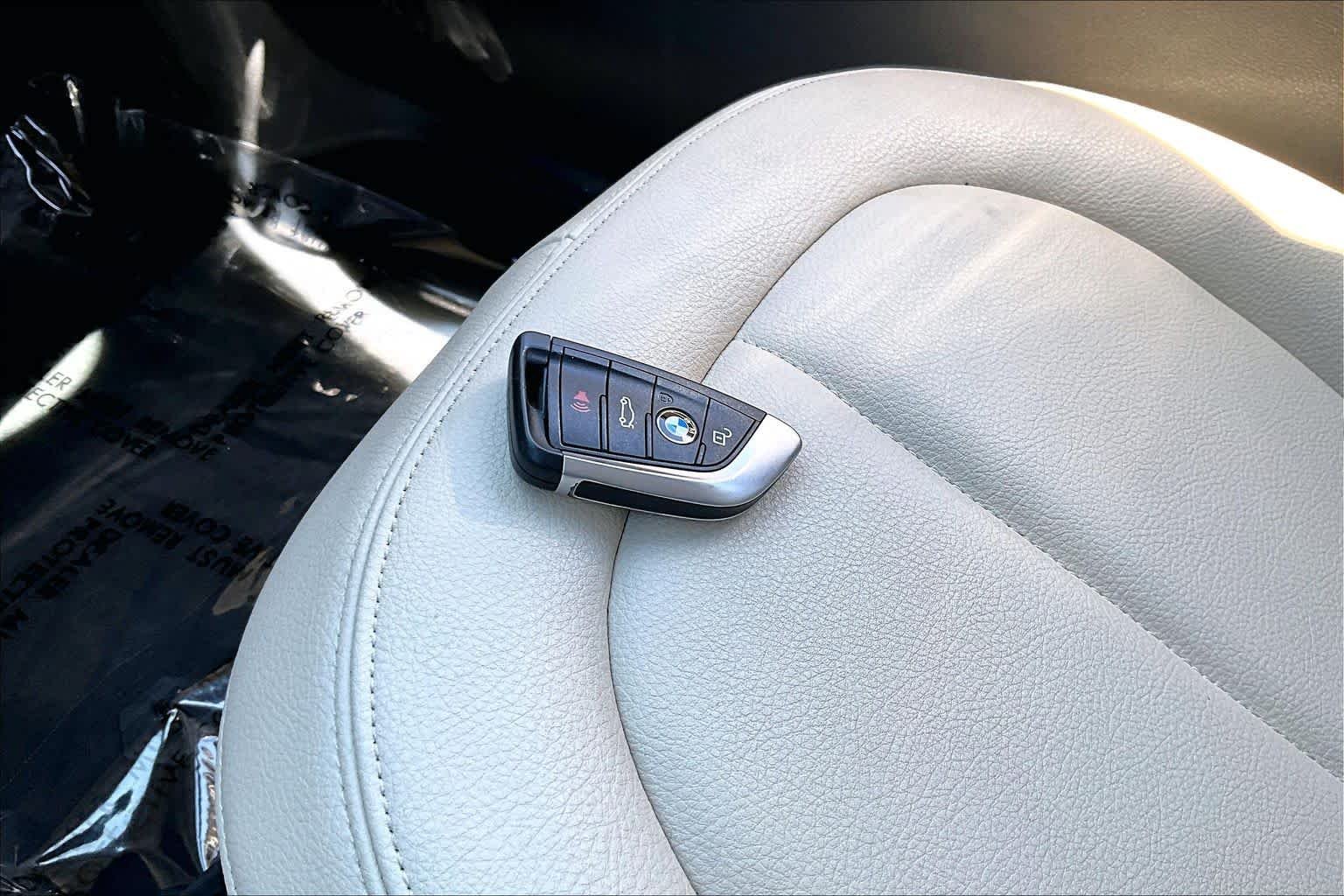 Used 2016 Alpine White BMW xDrive28i image 15