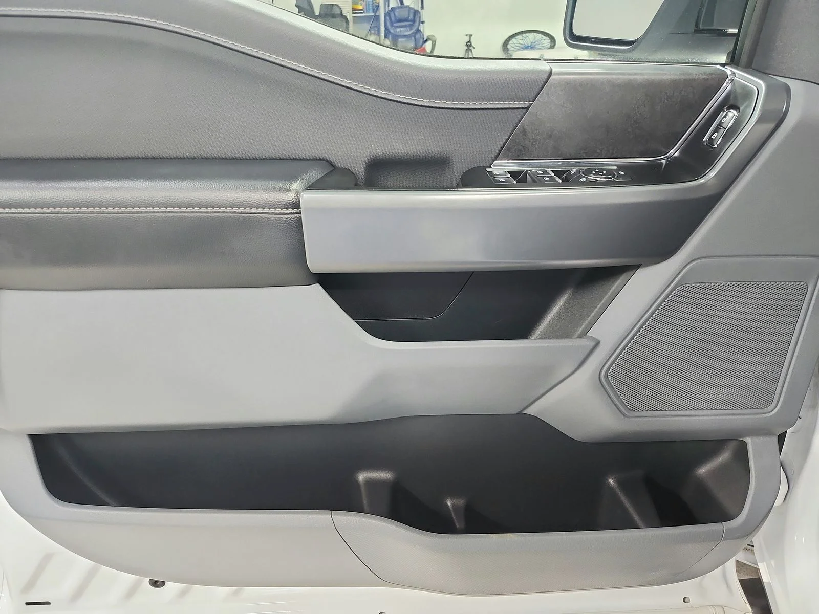 Used 2024 White Ford XLT image 34