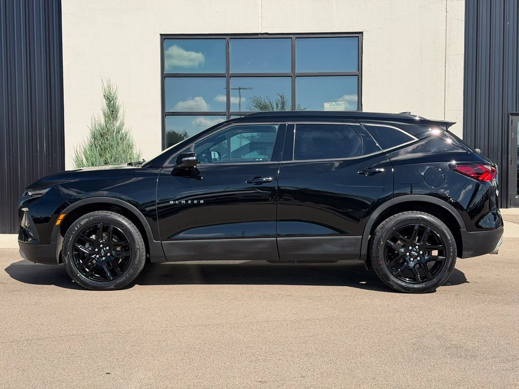 Used 2022 Black Chevrolet LT image 2