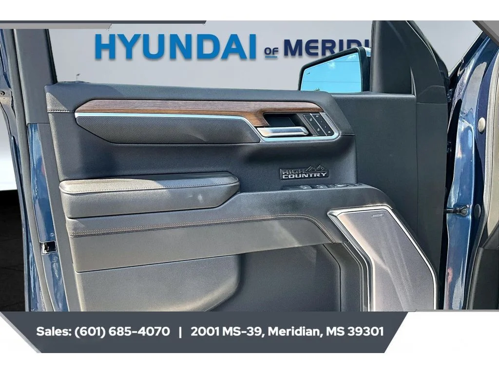 Used 2023 Northsky Blue Metallic Chevrolet High Country image 17