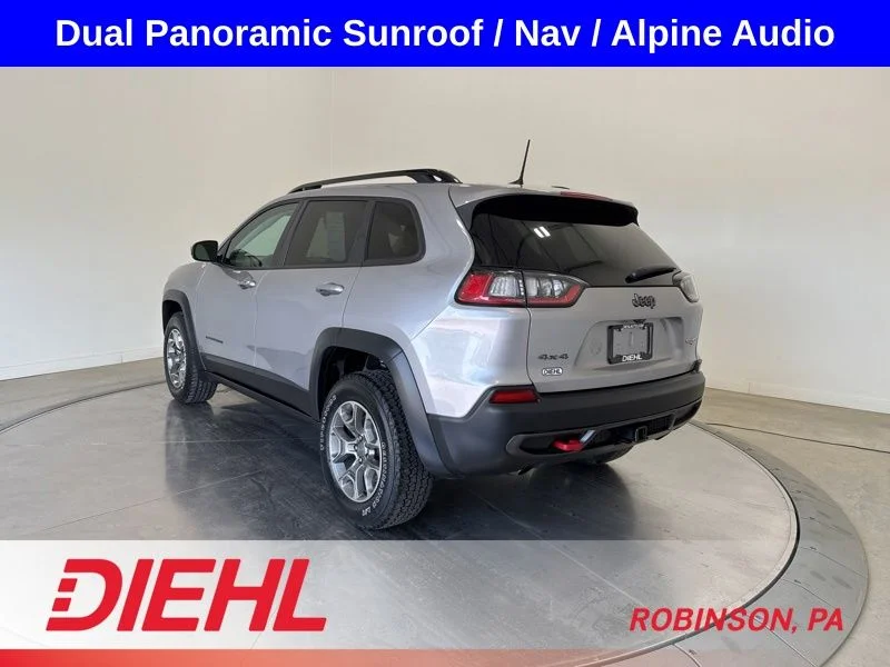 Used 2022 Silver Jeep Trailhawk image 5