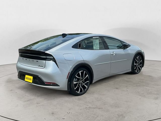 Used 2024  Toyota XSE Premium image 5