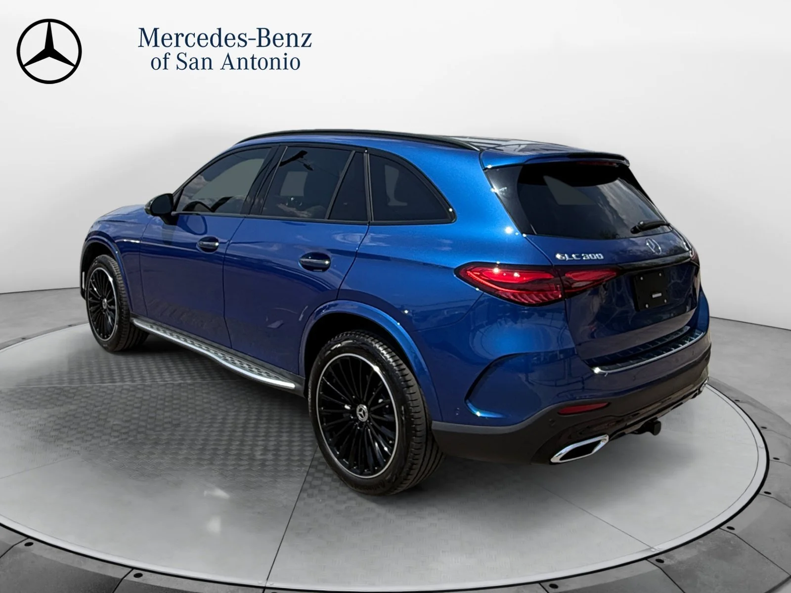 New 2027 Blue Mercedes-Benz GLC 300 image 5