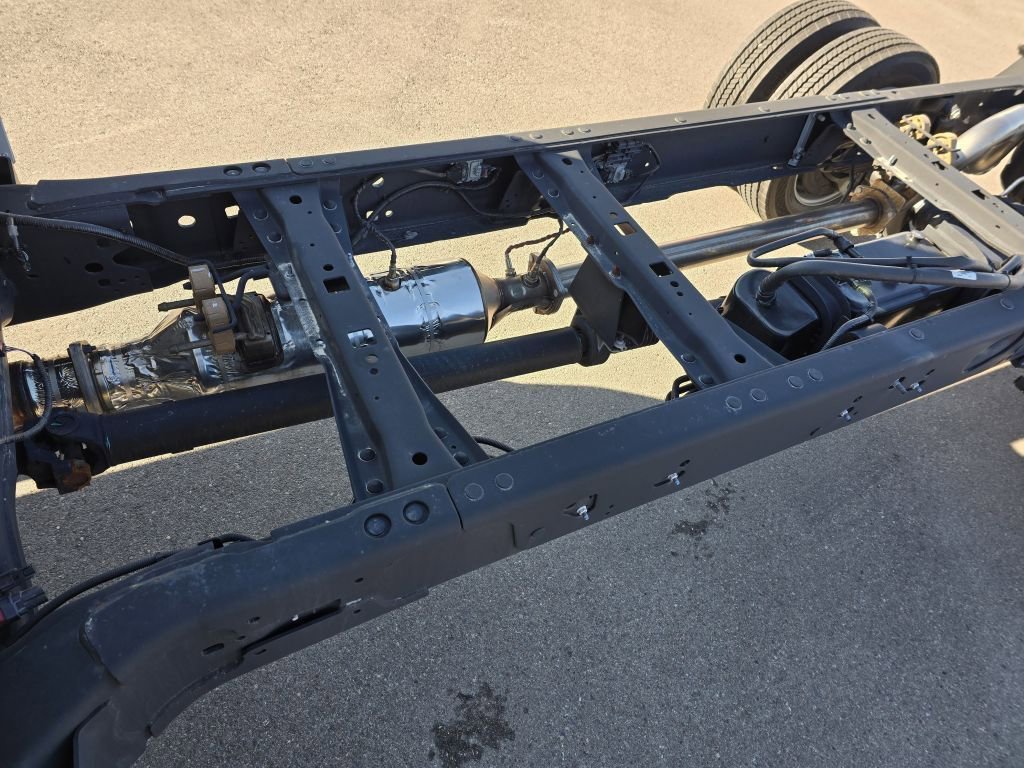 2025 Ford F-550 Super Duty Chassis Cab XL - Photo 23
